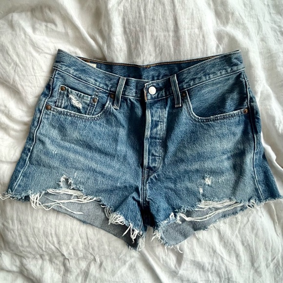 Classic Levi’s 501 Denim Shorts - Picture 1 of 7